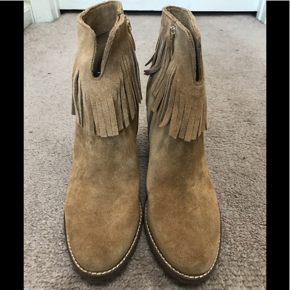 Neiman Marcus Women’s Tan Suede Booties - Picture 4 of 8